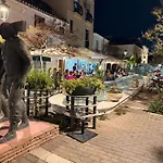 Дом отдыха Old Town! 3bed House 5min Walk To *