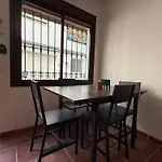 Дом отдыха Old Town! 3bed House 5min Walk To